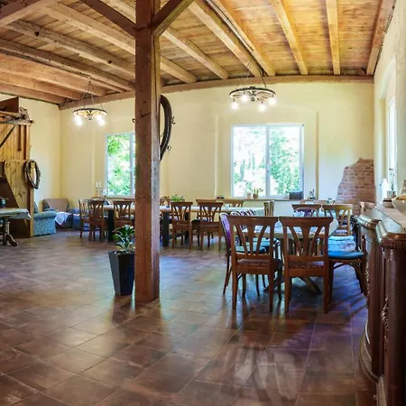 Ziemia Obiecana Фермерский дом *